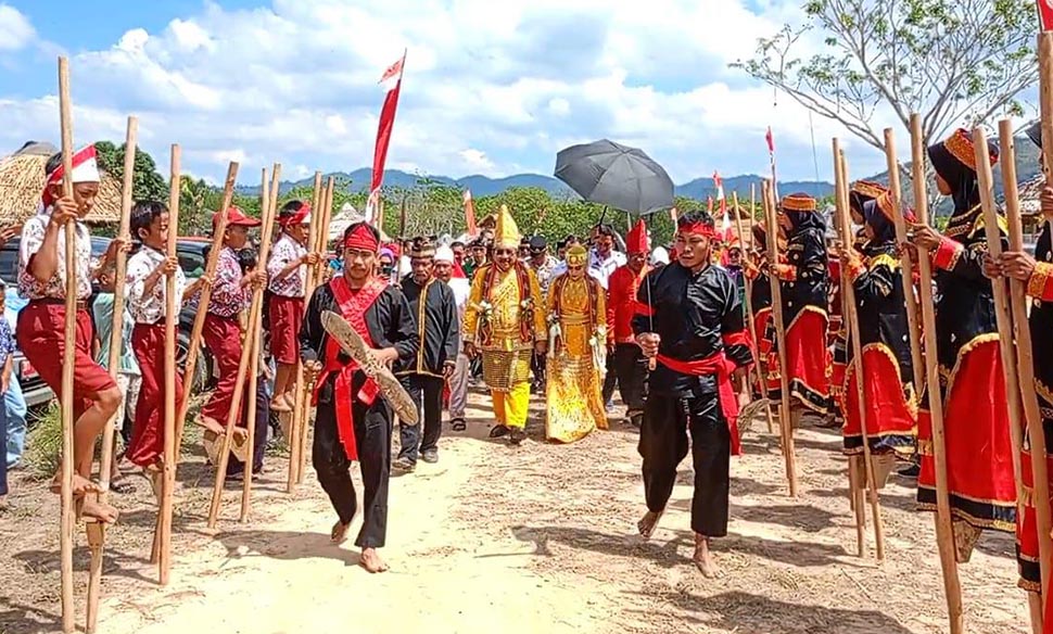 Festival Kampung Adat Moronene Hukaea Laea