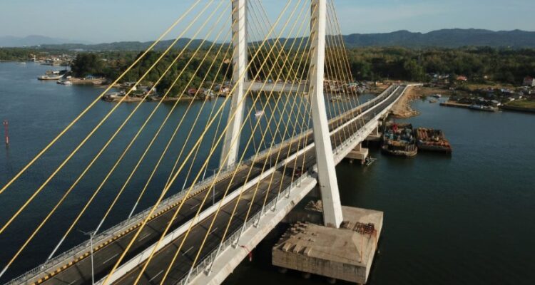 Jembatan Teluk Kendari